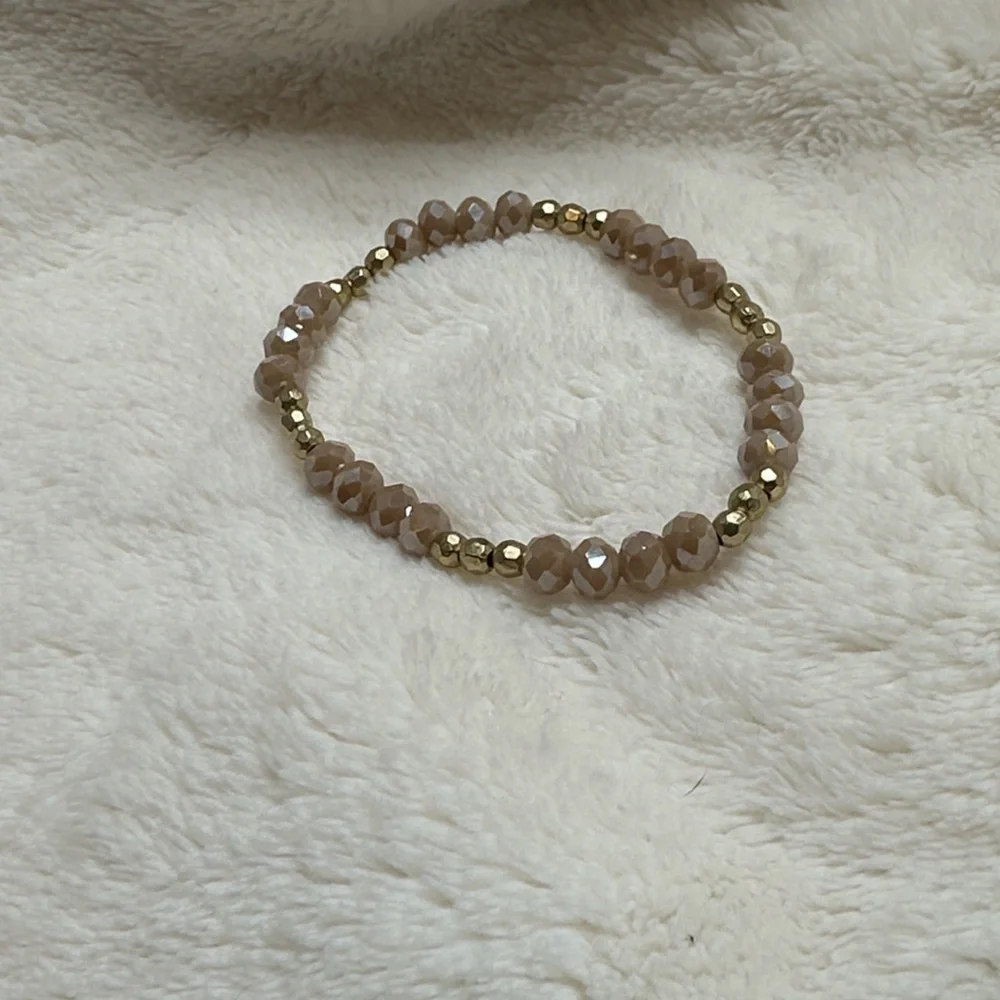 Beaded Bracelets Peachy Gold Mauve Set of 4 with Cross Charm Summer NWOT Gifts